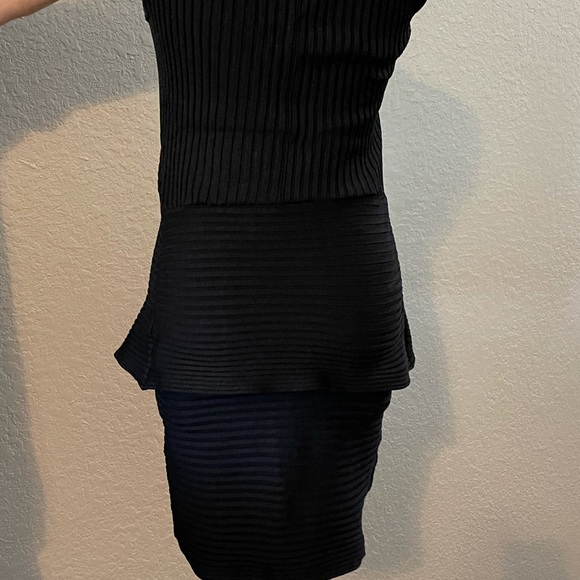 Wayne Rogers top and skirt - Picture 4 of 6